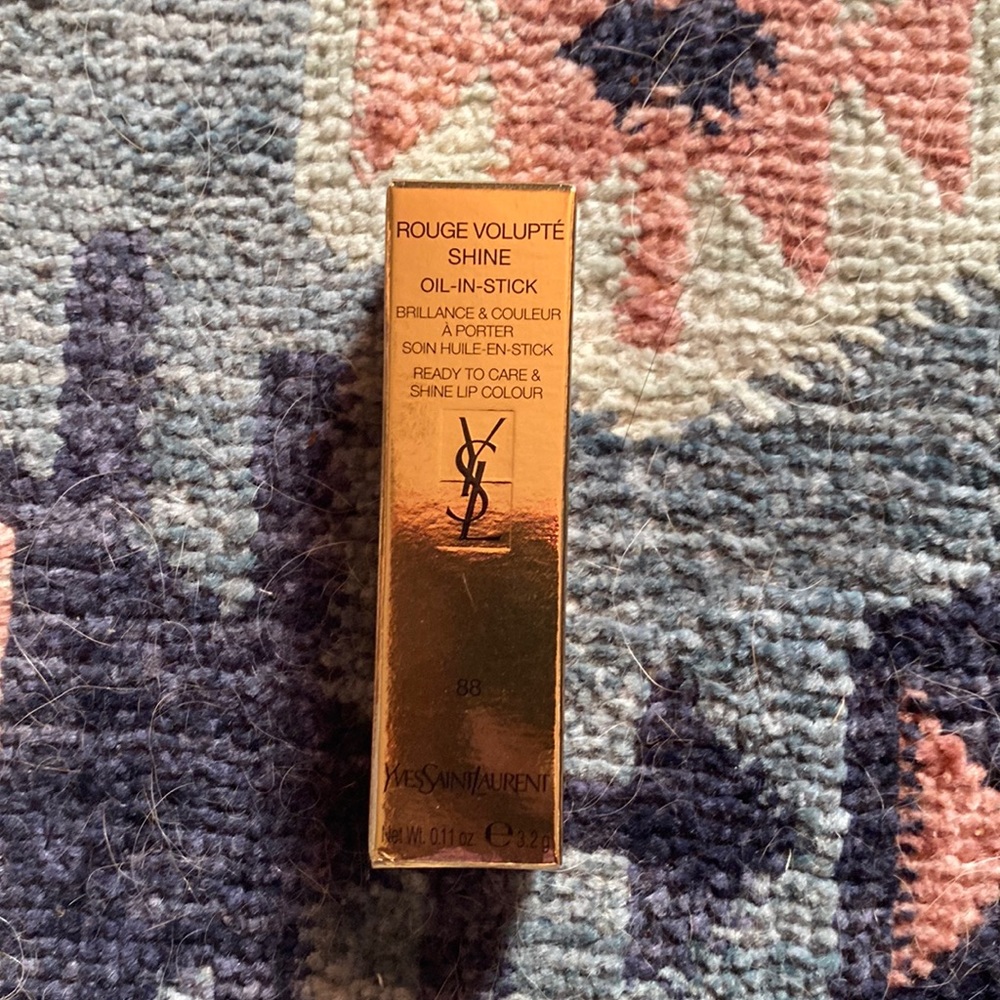 Yves Saint Laurent
Rouge Volupté Shine Lipstick Balm_Rose 88